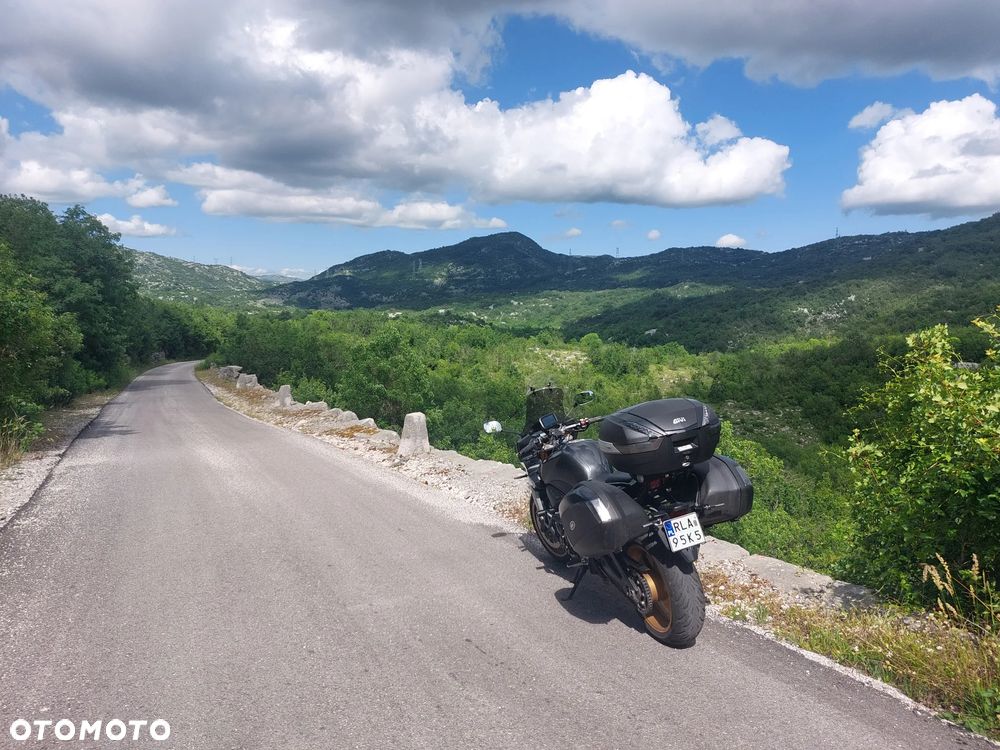 Yamaha FZ - 7