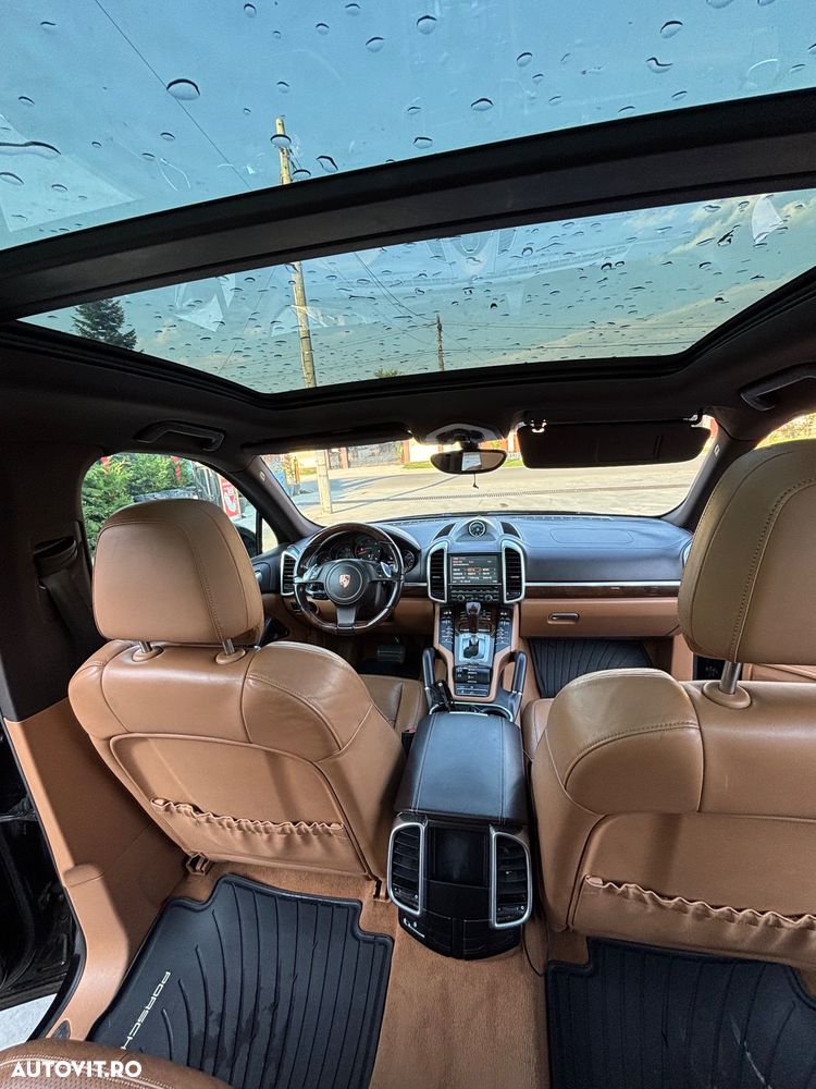 Porsche Cayenne - 8
