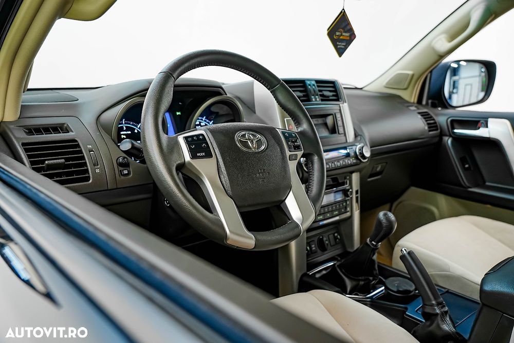 Toyota Land Cruiser 3.0l Turbo D-4D Luxury - 9