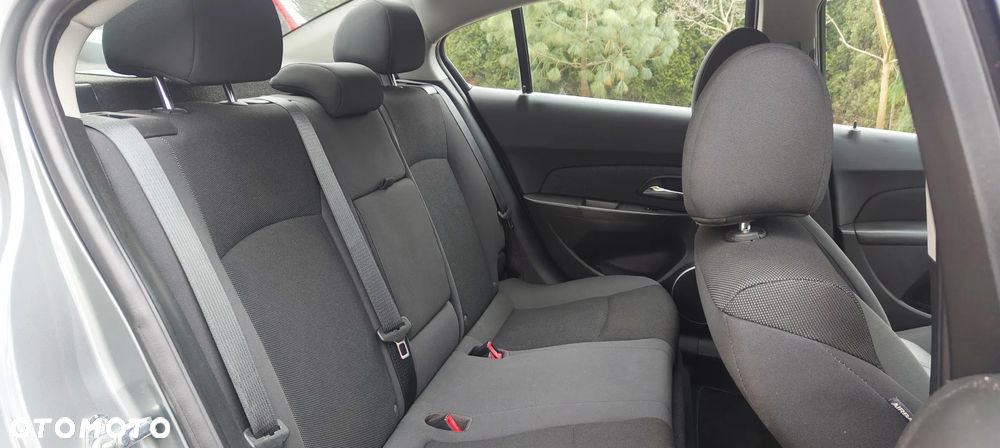 Chevrolet Cruze 1.8 LT - 18