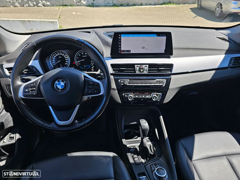 BMW X1 25 e xDrive Corporate Edition - 12