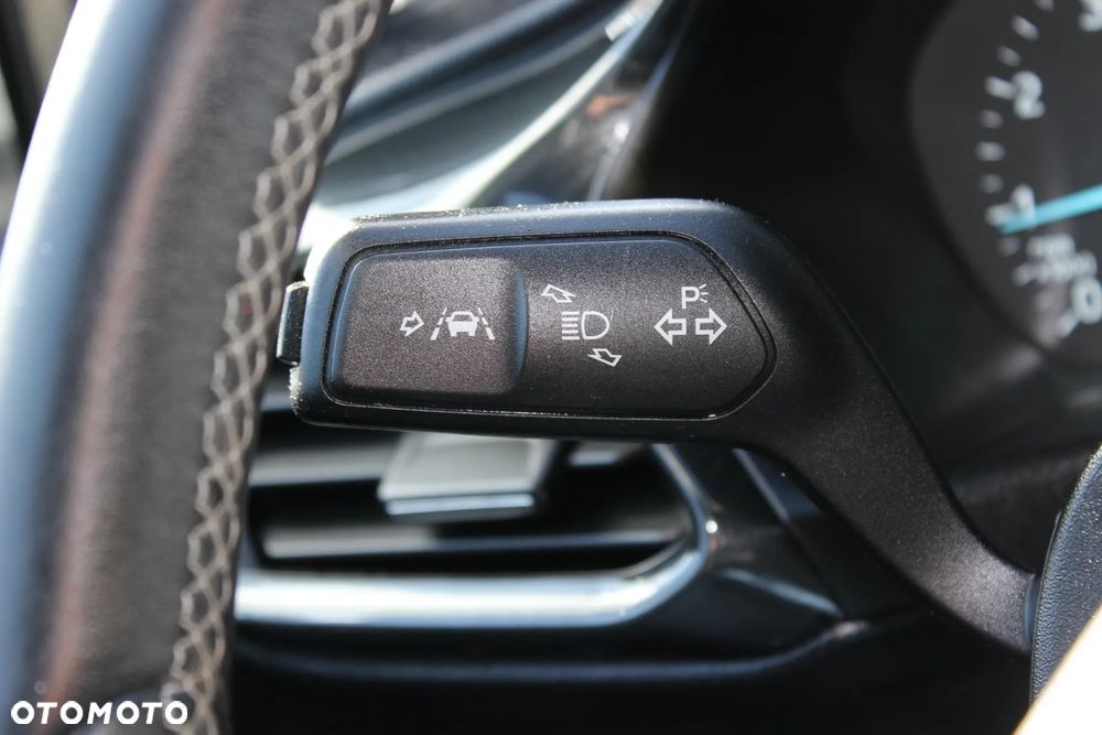 Ford Fiesta 1.0 EcoBoost S&S ST-LINE X - 19
