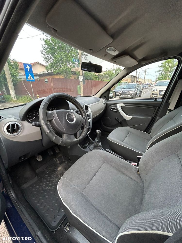 Dacia Logan 1.2 - 7