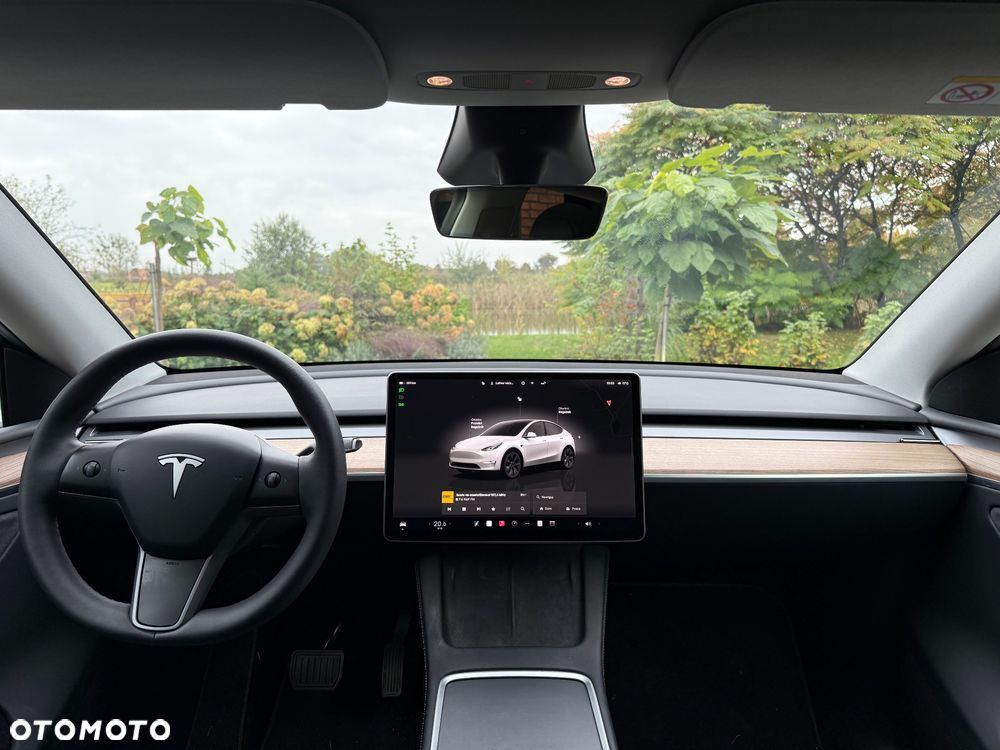 Tesla Y Long Range AWD - 7