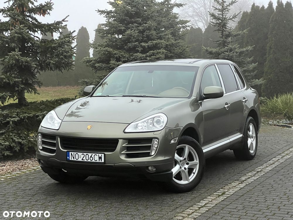Porsche Cayenne - 1