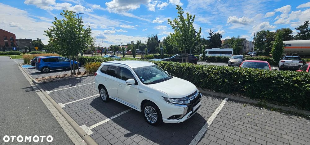 Mitsubishi Outlander Intense + - 30