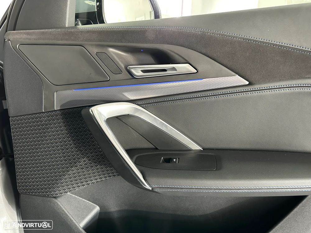 BMW iX2 eDrive20 Pack Desportivo M - 26