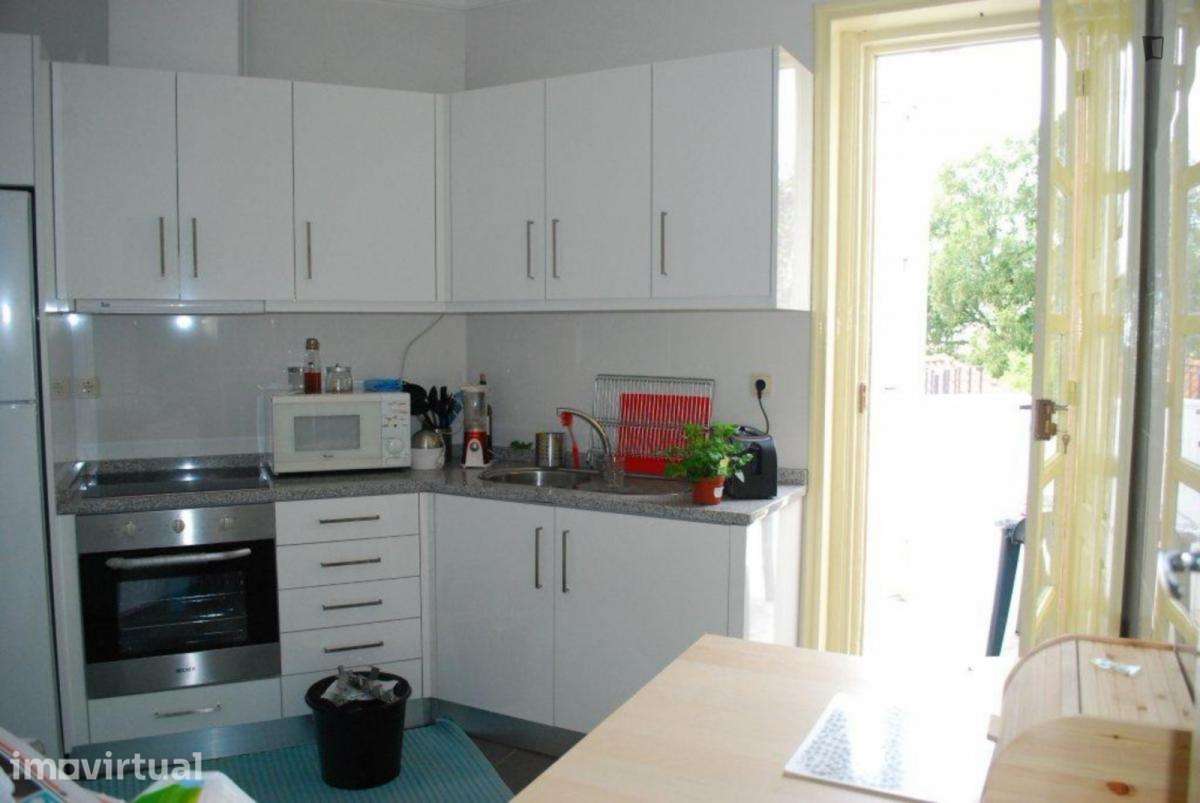 Quarto - localizado em Paranhos Porto - Grande imagem: 5/9