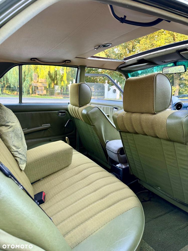 Mercedes-Benz W123 - 22