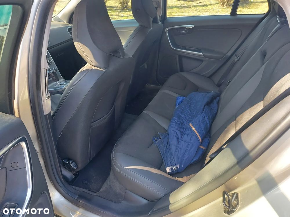 Volvo V60 - 12