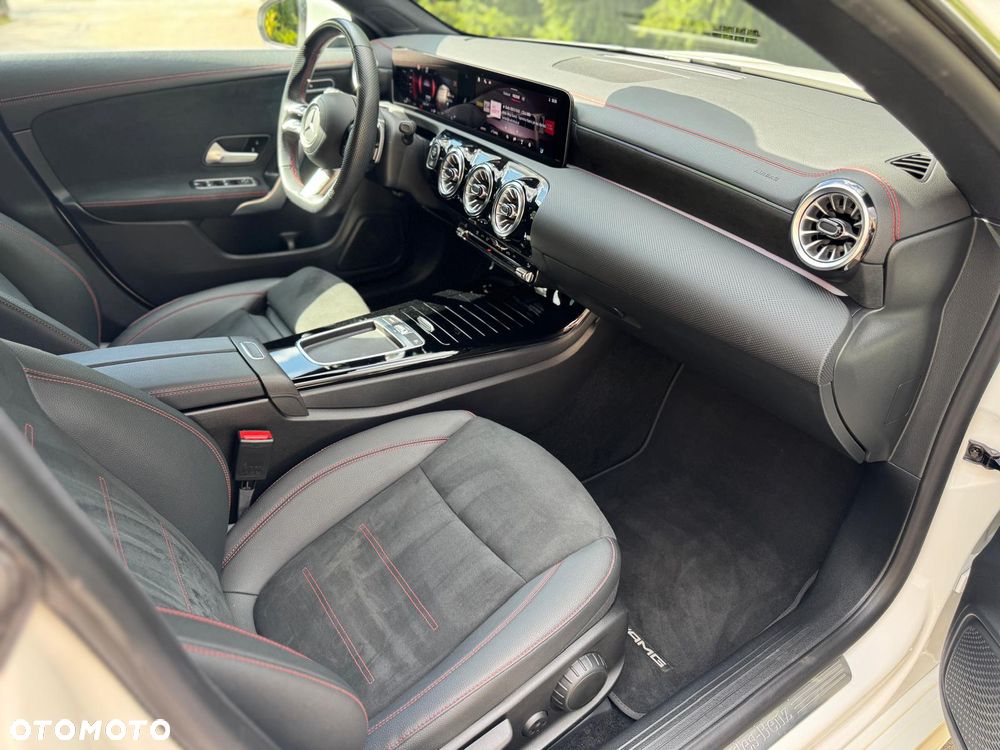 Mercedes-Benz CLA 200 mHEV AMG Line 7G-DCT - 31