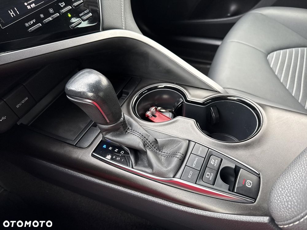 Toyota Camry 2.5 Hybrid Prestige CVT - 22