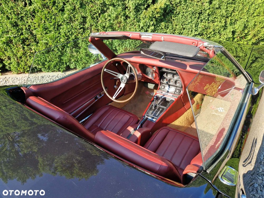 Chevrolet Corvette - 13