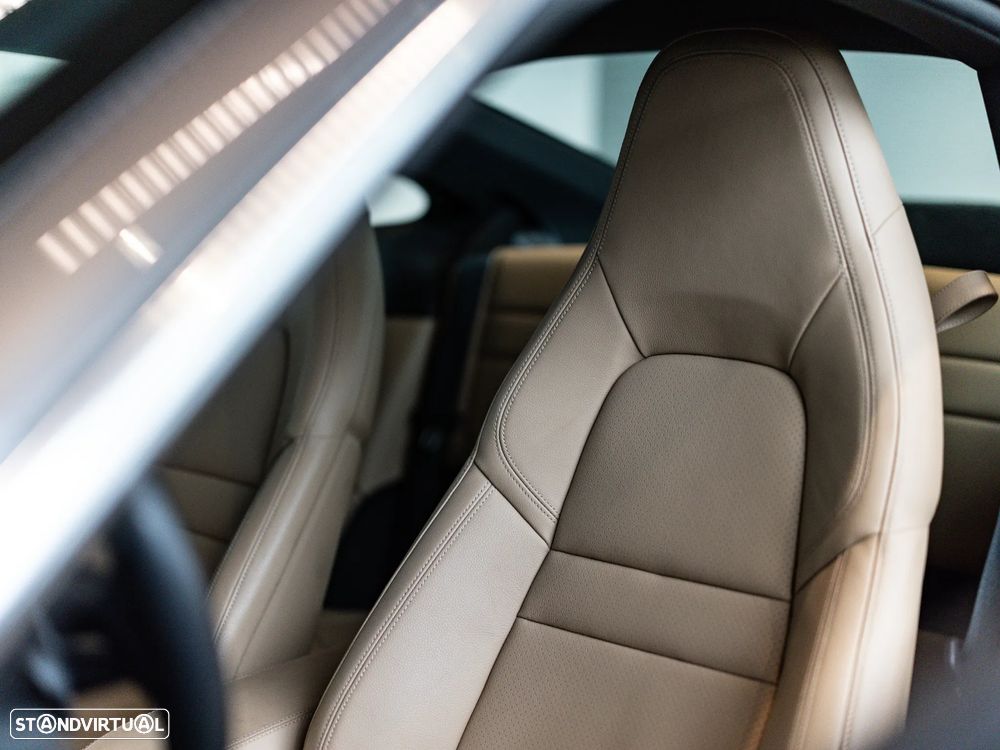 Porsche 911 (992) Carrera 4 PDK - 25