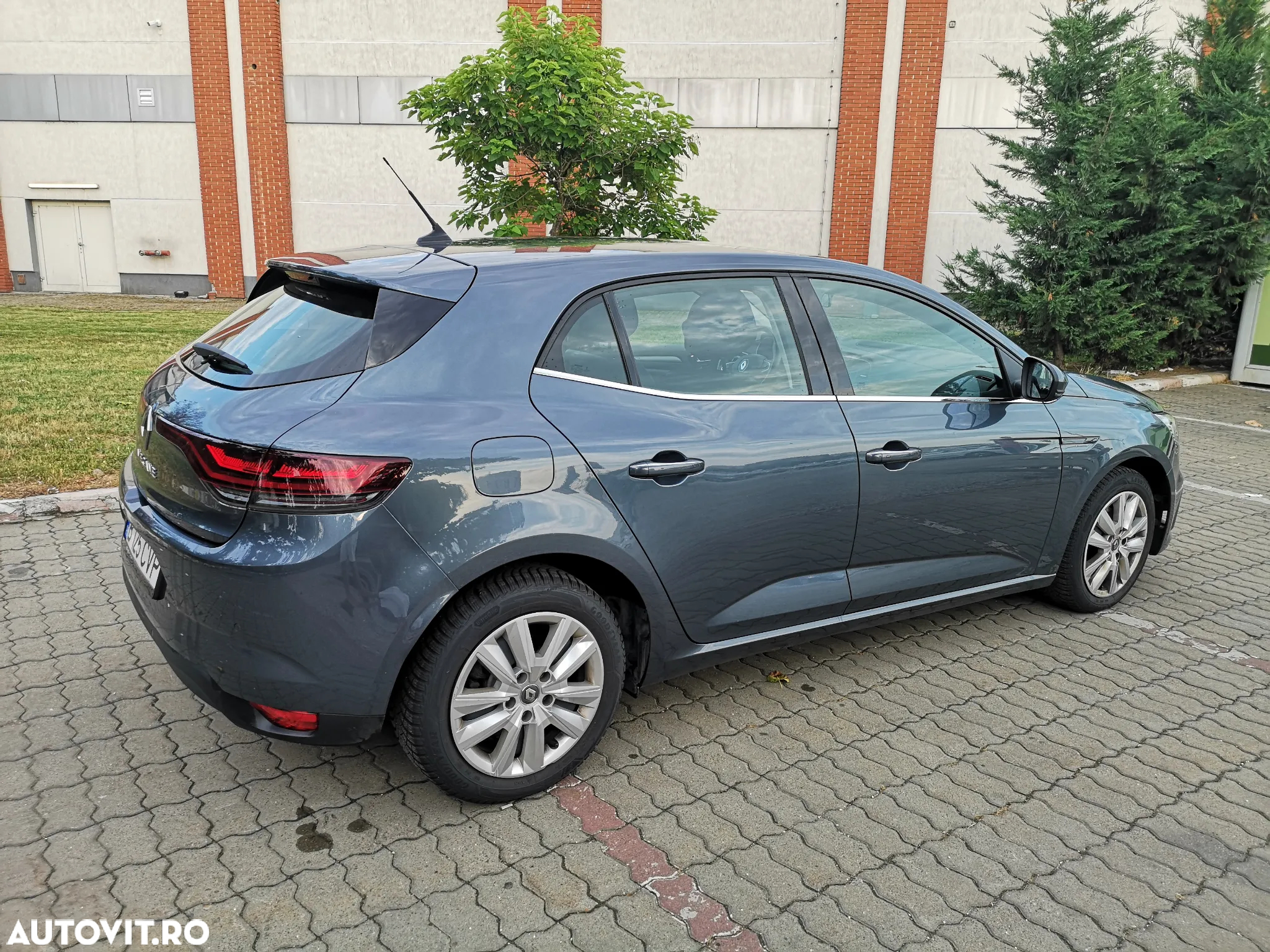 Renault Megane BLUE dCi 115 EDC BUSINESS EDITION - 8