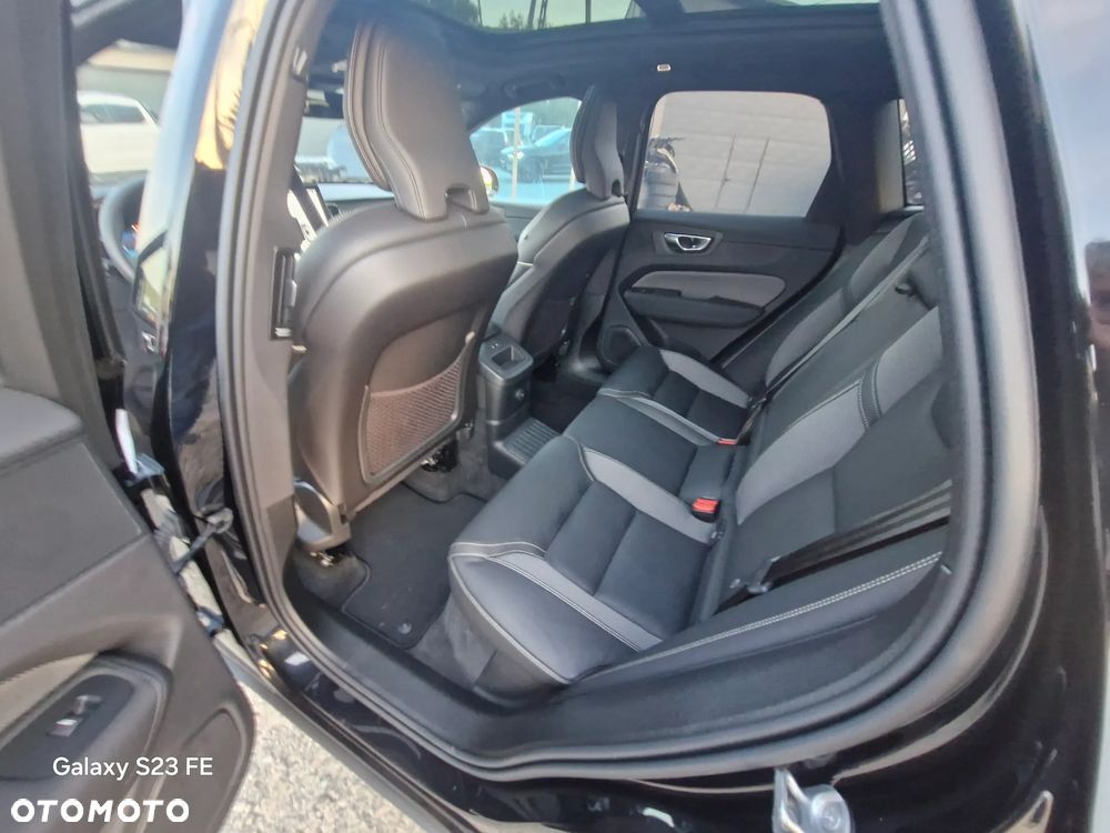 Volvo XC 60 T8 AWD Recharge Ultimate Black Edition - 13