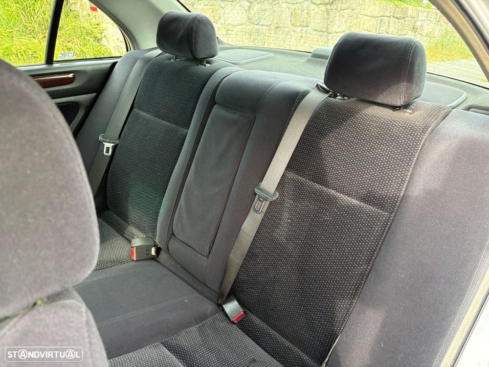 Honda Accord 1.6 LS TA - 11