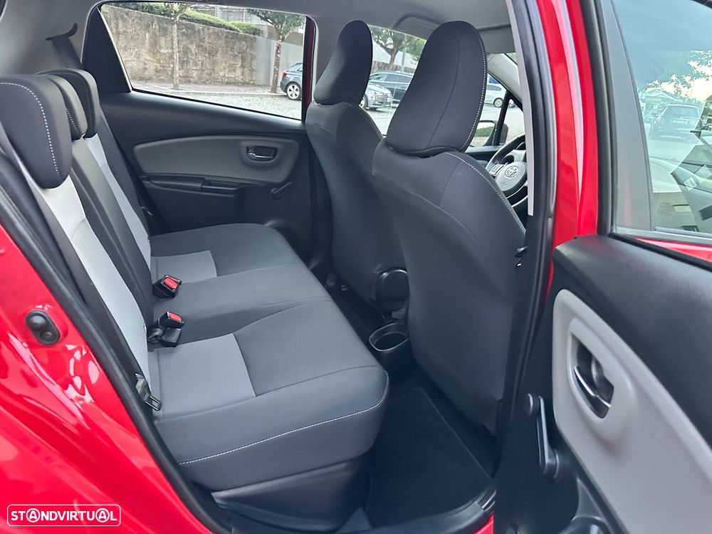 Toyota Yaris 1.5 HSD Active - 37