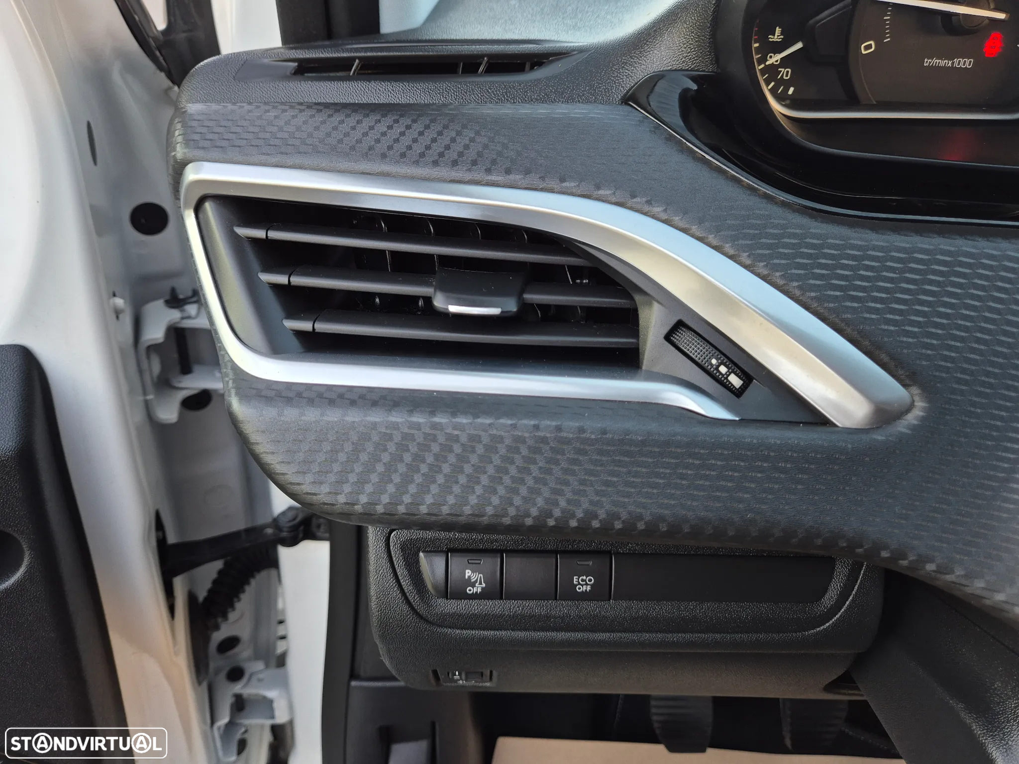 Peugeot 2008 1.2 PureTech Style - 26