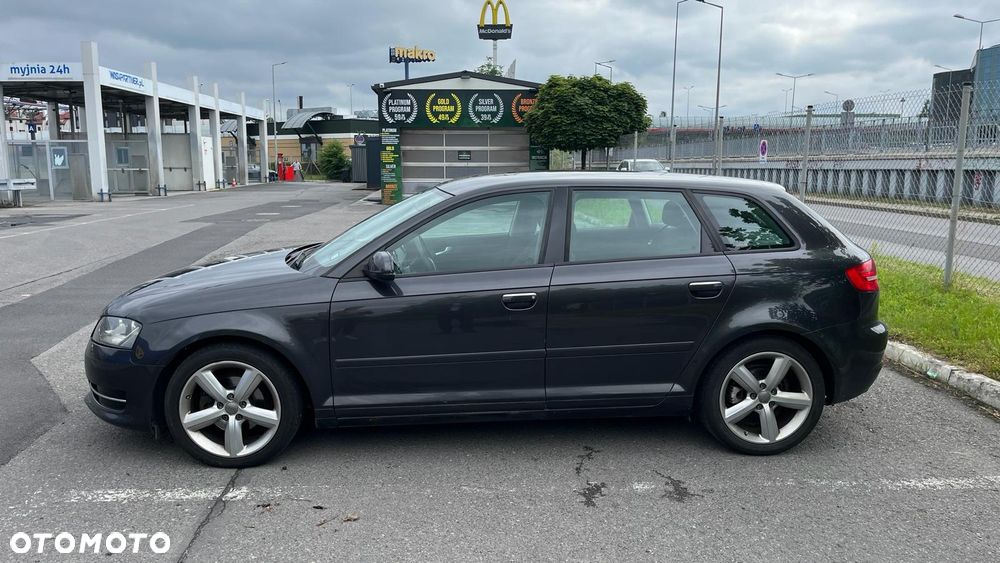 Audi A3 Sportback 1.6 TDI DPF Attraction - 3