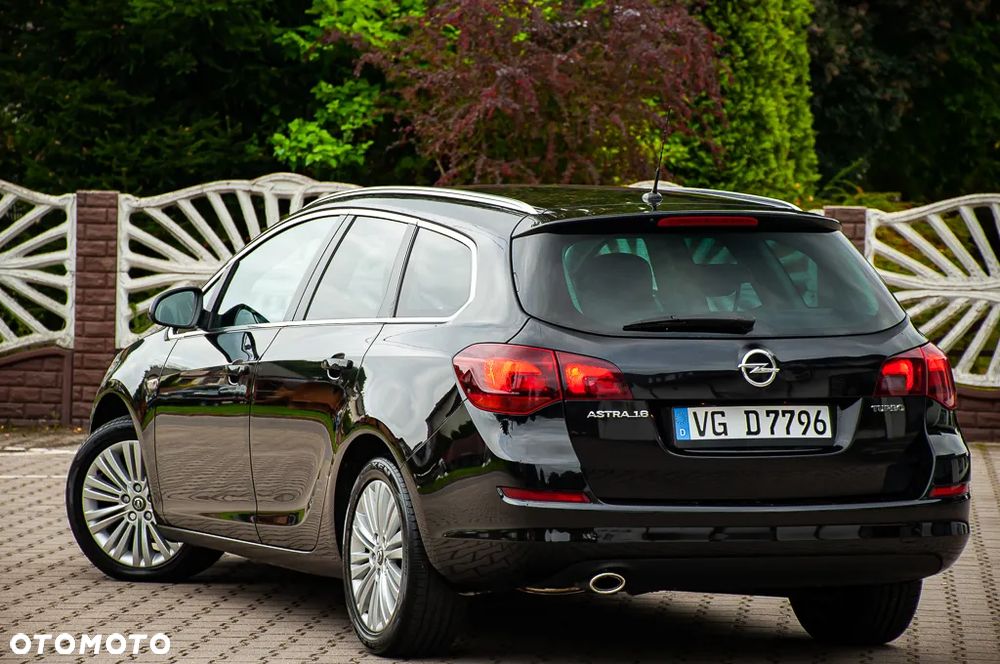 Opel Astra 1.6 Turbo Edition - 18