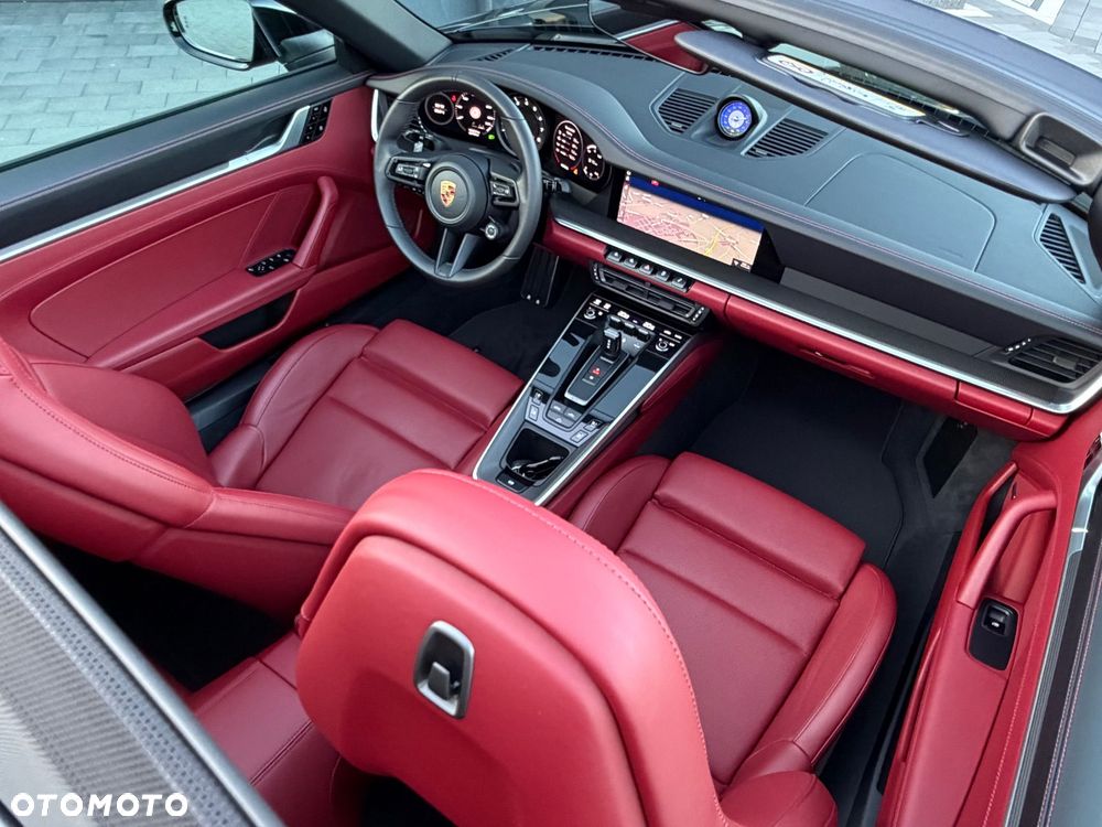 Porsche 911 Carrera 4S - 34