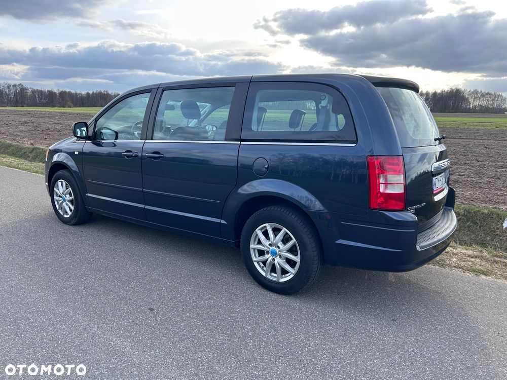 Chrysler Grand Voyager - 15