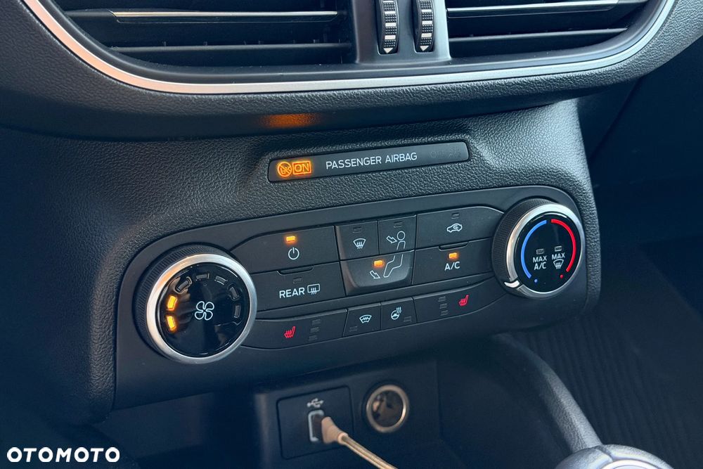 Ford Focus - 23