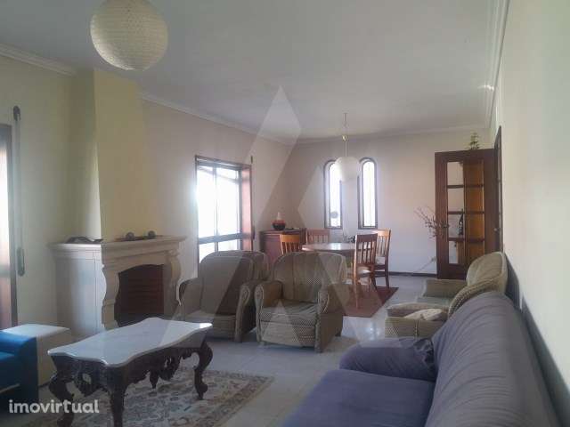 Moradia T4 com excelentes áreas e espaço exterior em Santa Joana - Grande imagem: 4/22