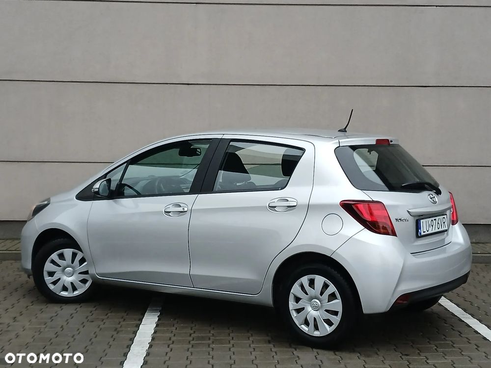 Toyota Yaris 2014 photo 2