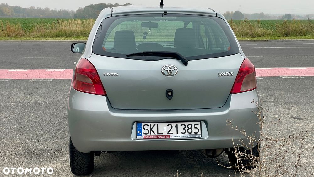 Toyota Yaris - 11