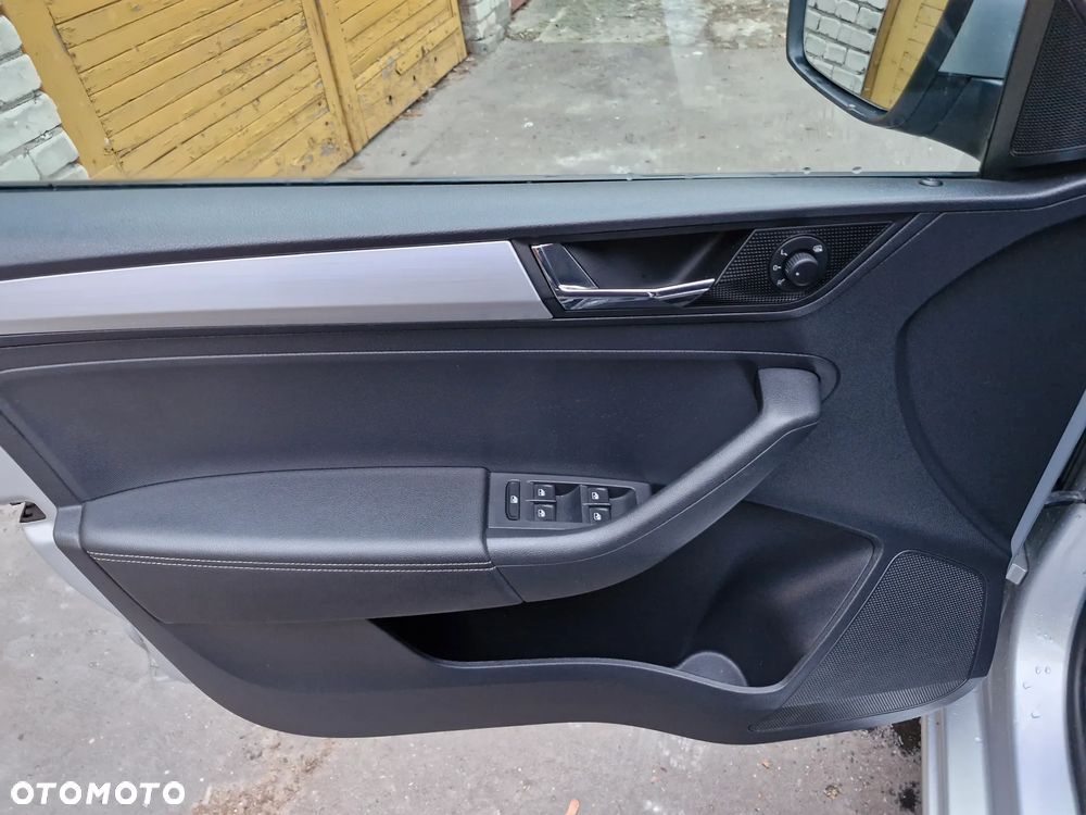 Skoda RAPID 1.0 TSI Ambition - 5