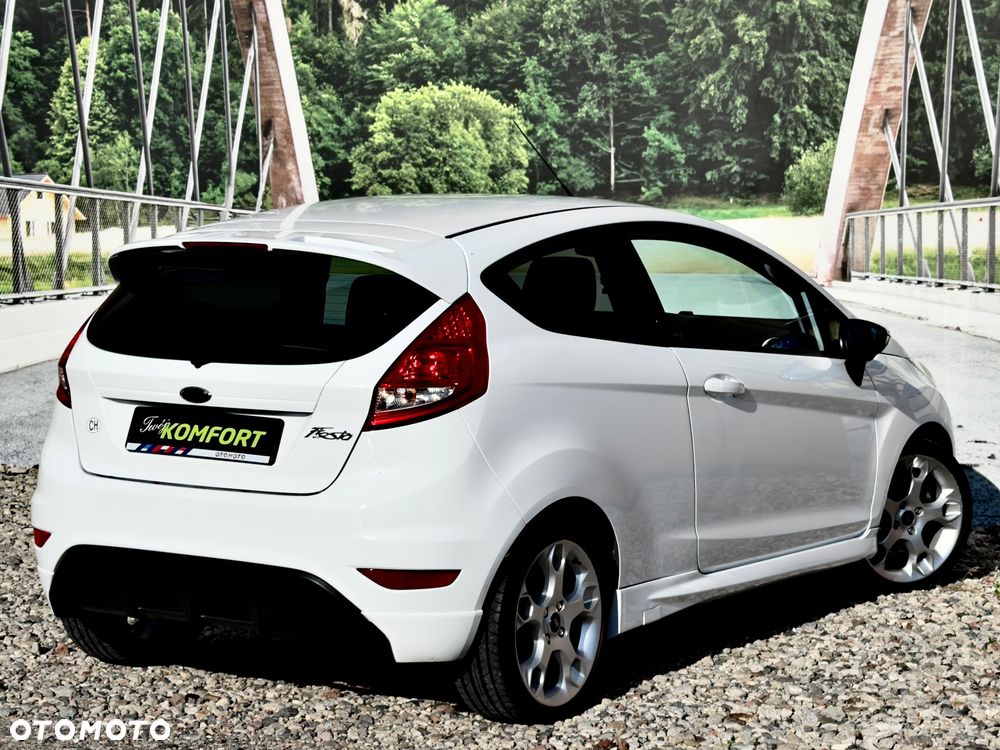 Ford Fiesta 1.6 Sport - 13