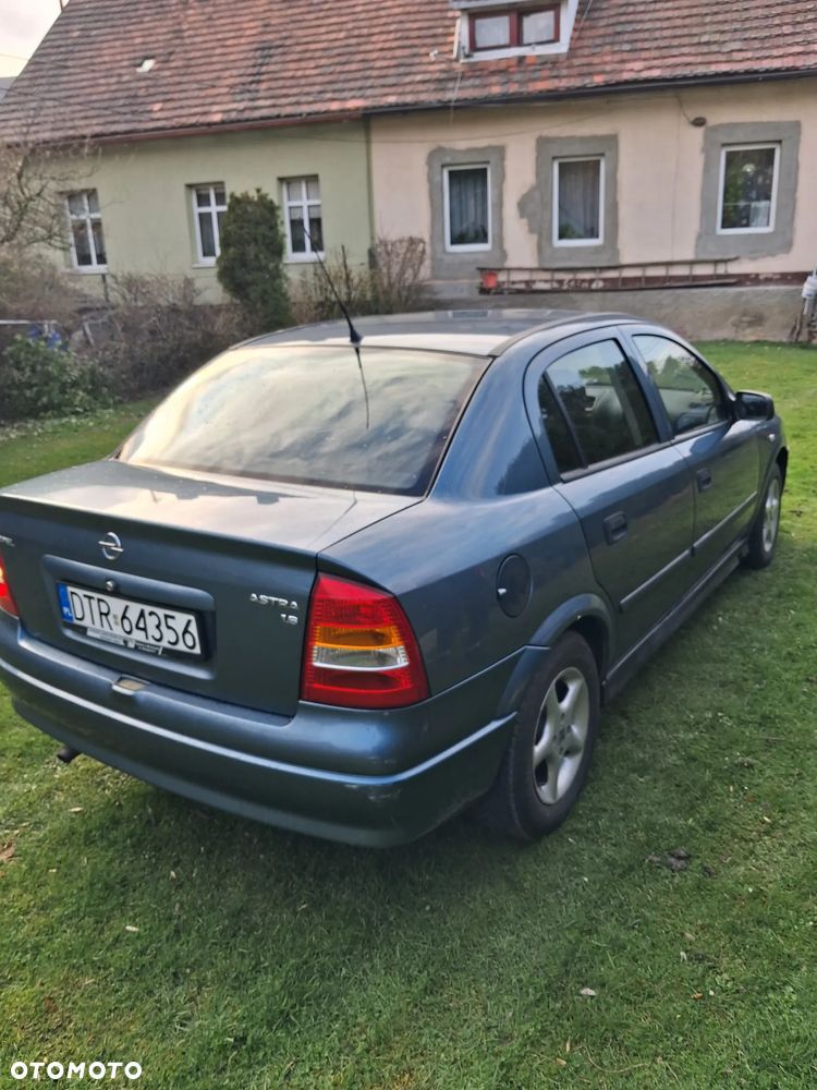 Opel Astra 1.6 - 5