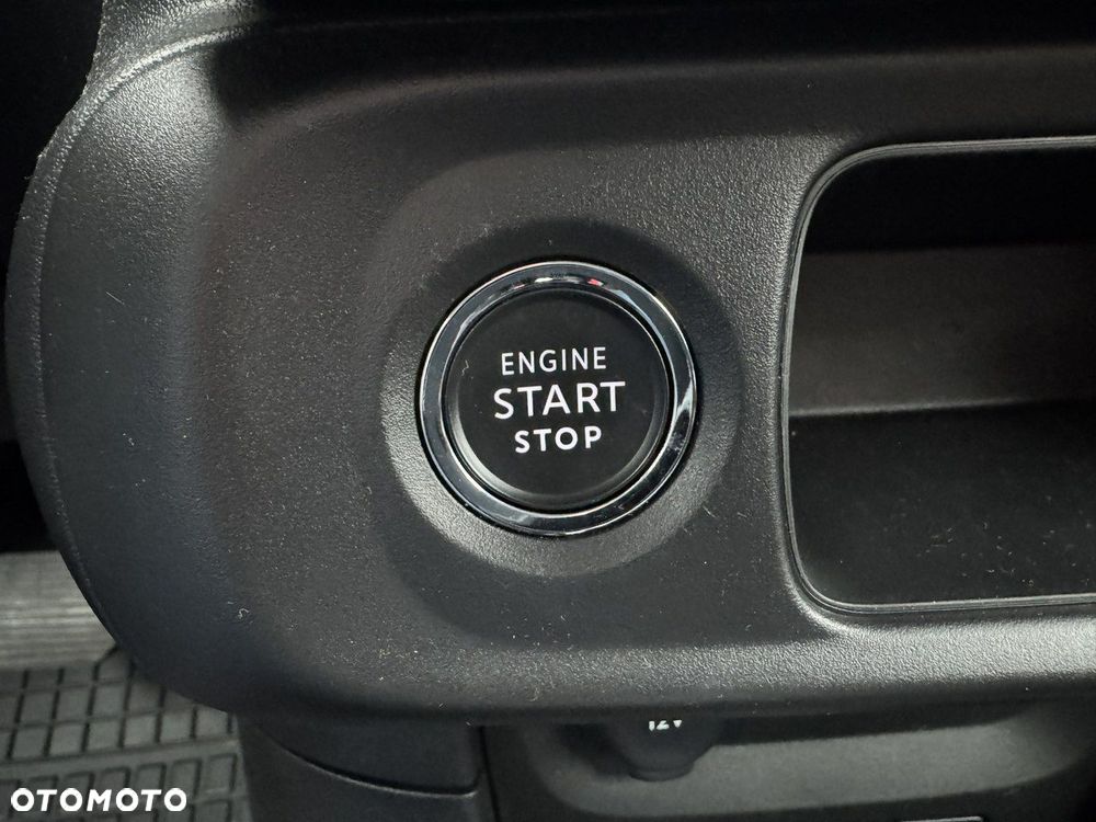 Citroën C3 1.2 PureTech Max EAT6 - 26