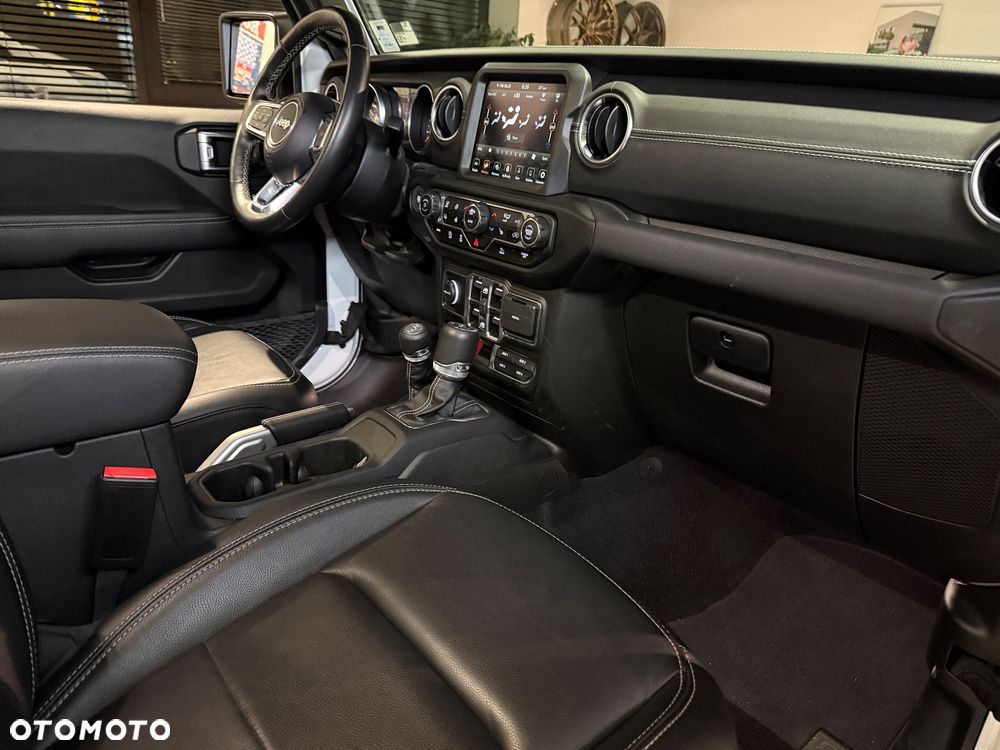 Jeep Wrangler Unlimited GME 2.0 Turbo Sahara - 29