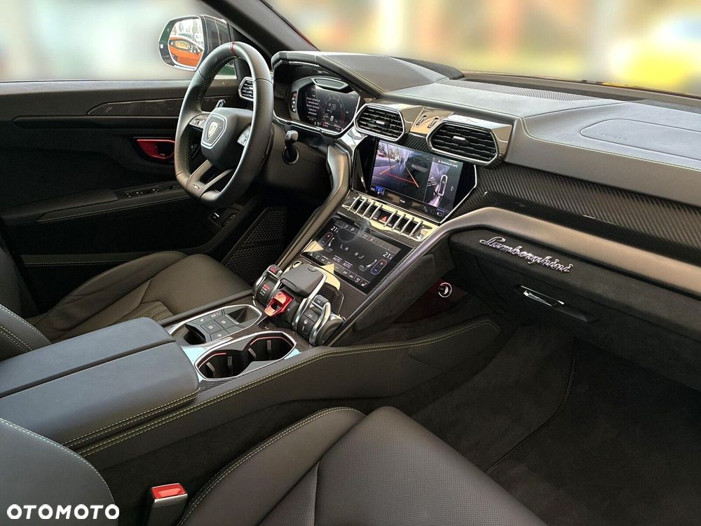 Lamborghini Urus - 12
