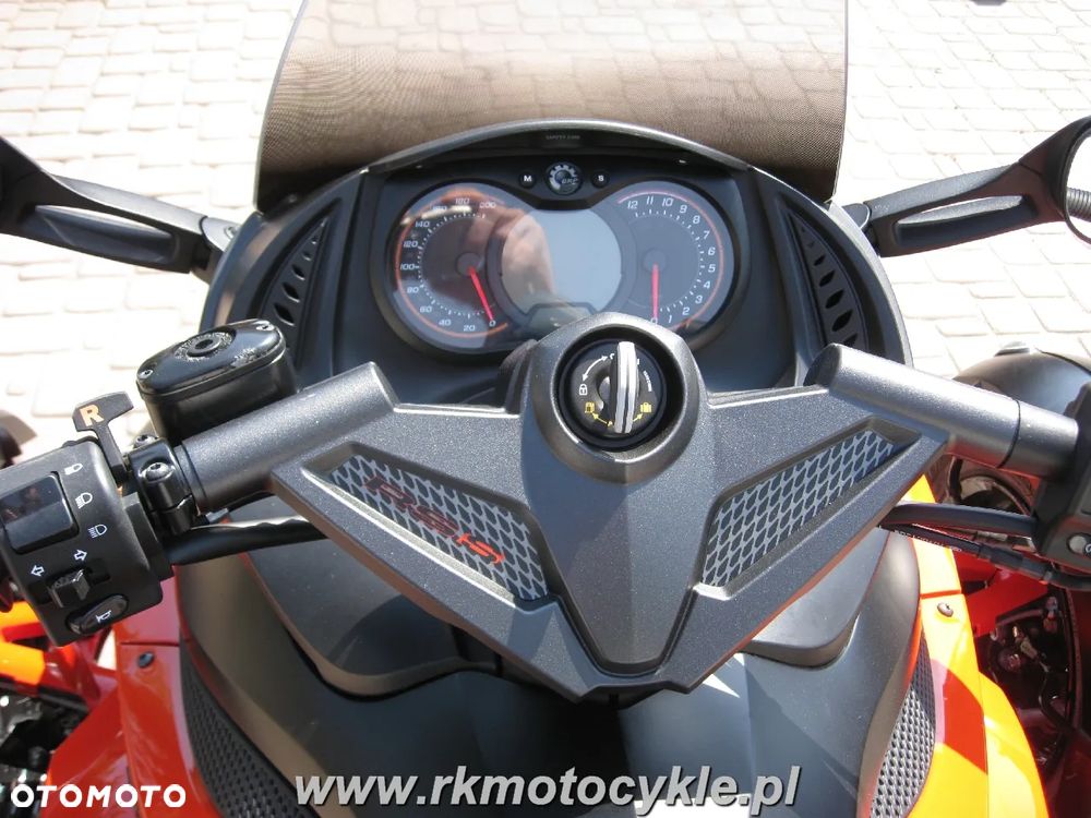 Can-Am Spyder - 9