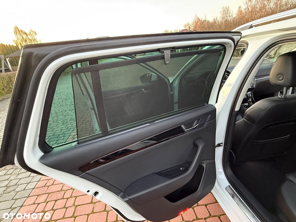 Skoda Superb 2.0 TDI DSG L&K - 29