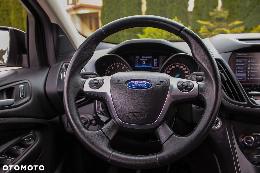 Ford Kuga 1.5 EcoBoost 2x4 Titanium - 35
