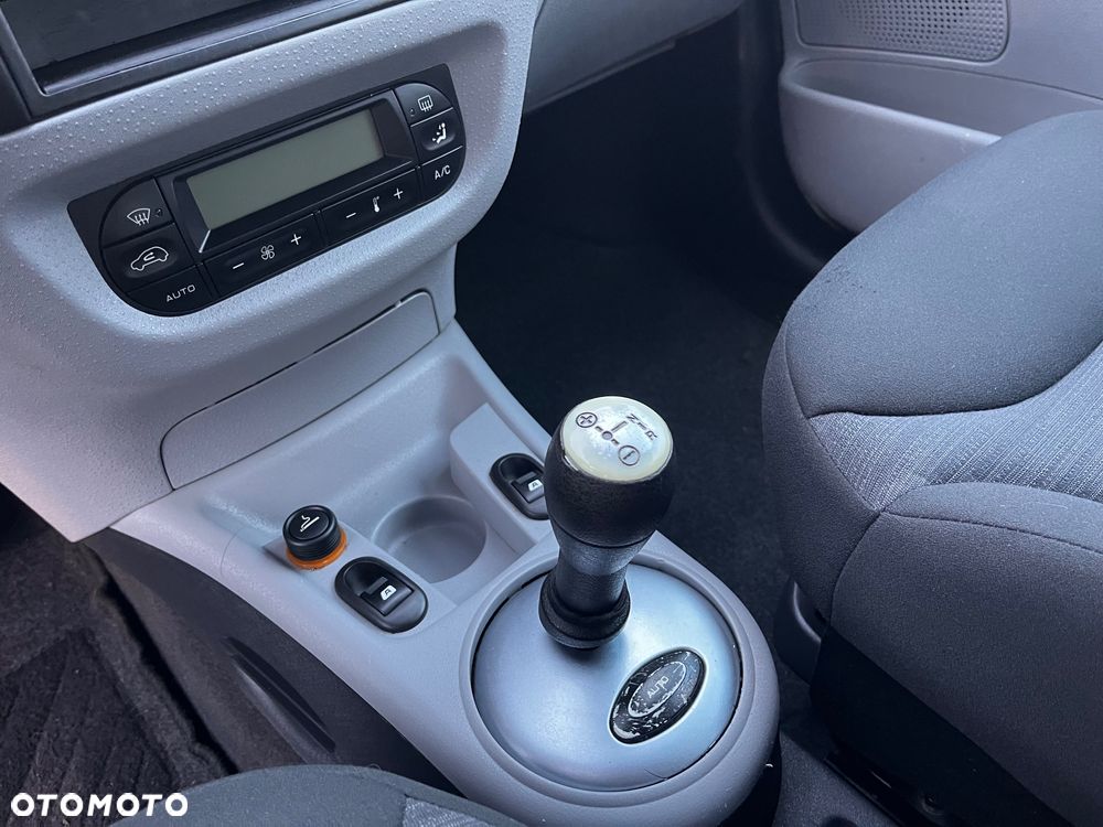 Citroën C3 1.4 16V Senso Drive X-TR - 12