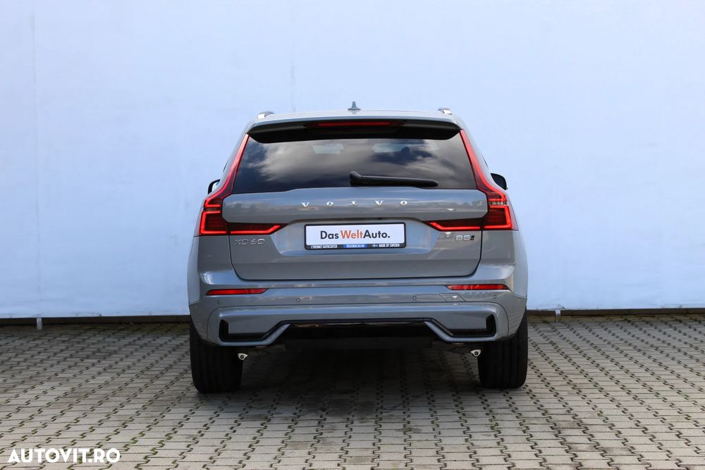 Volvo XC 60 B5 AT AWD MHEV Plus Dark - 7