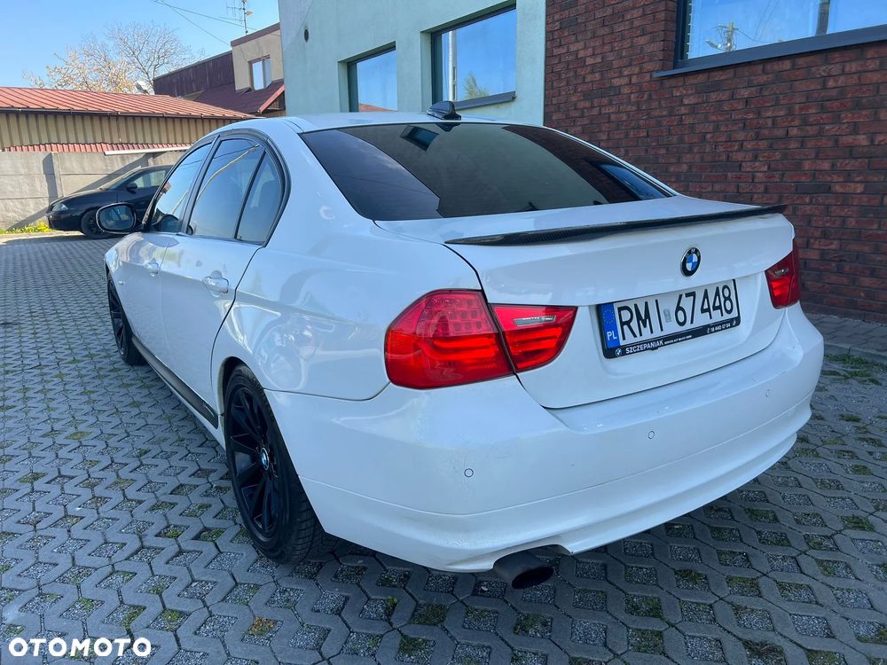 BMW Seria 3 318i - 8