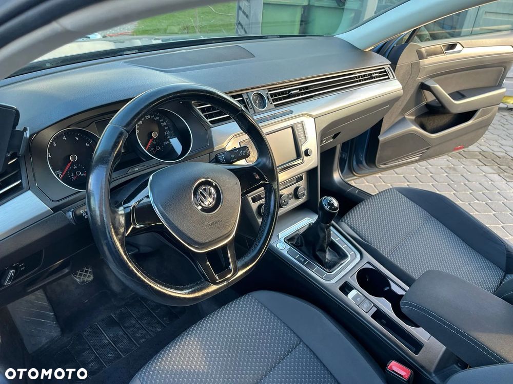 Volkswagen Passat 1.4 TSI BMT Trendline - 10