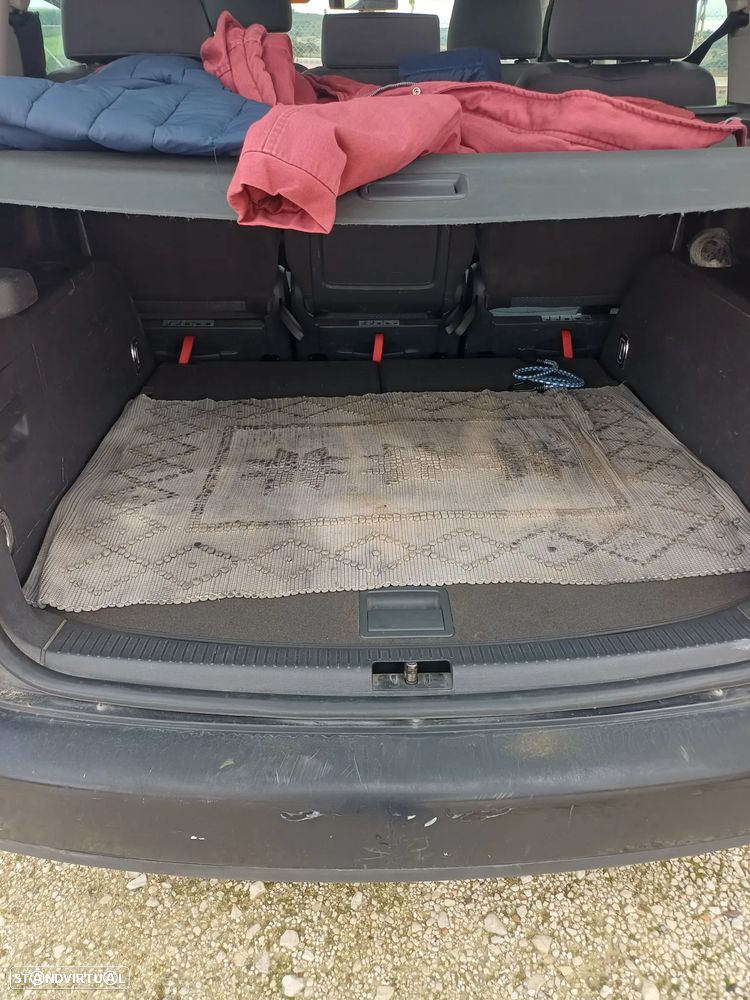 VW Touran 1.9 TDi Basis 7L - 6