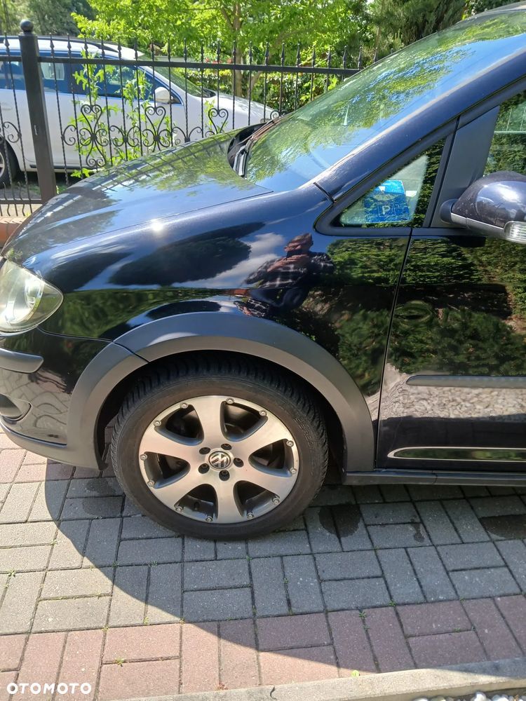 Volkswagen Touran 2.0 TDI DPF Cross - 4