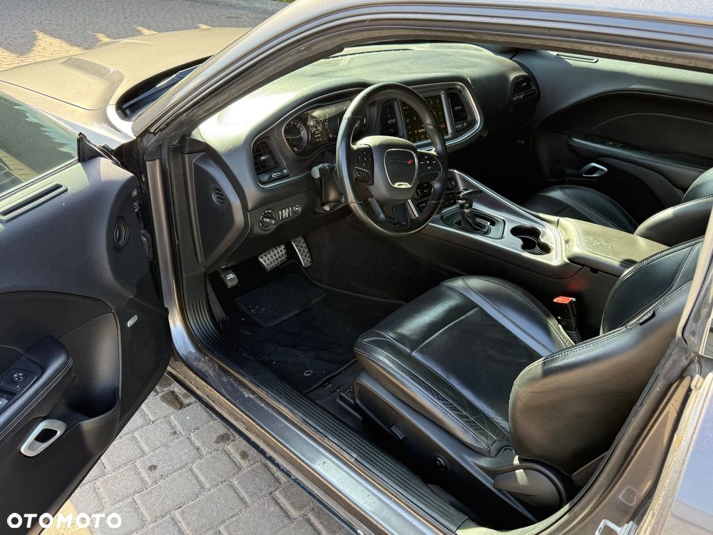 Dodge Challenger - 18