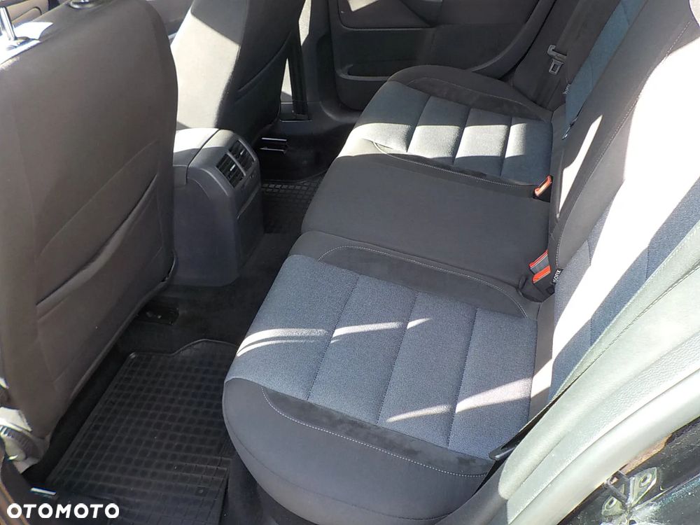 Volkswagen Golf 2.0 TDI DPF Style - 10