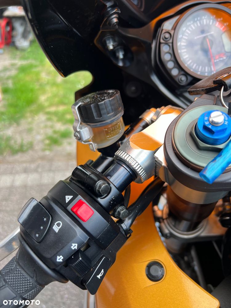 Suzuki GSX-R - 17
