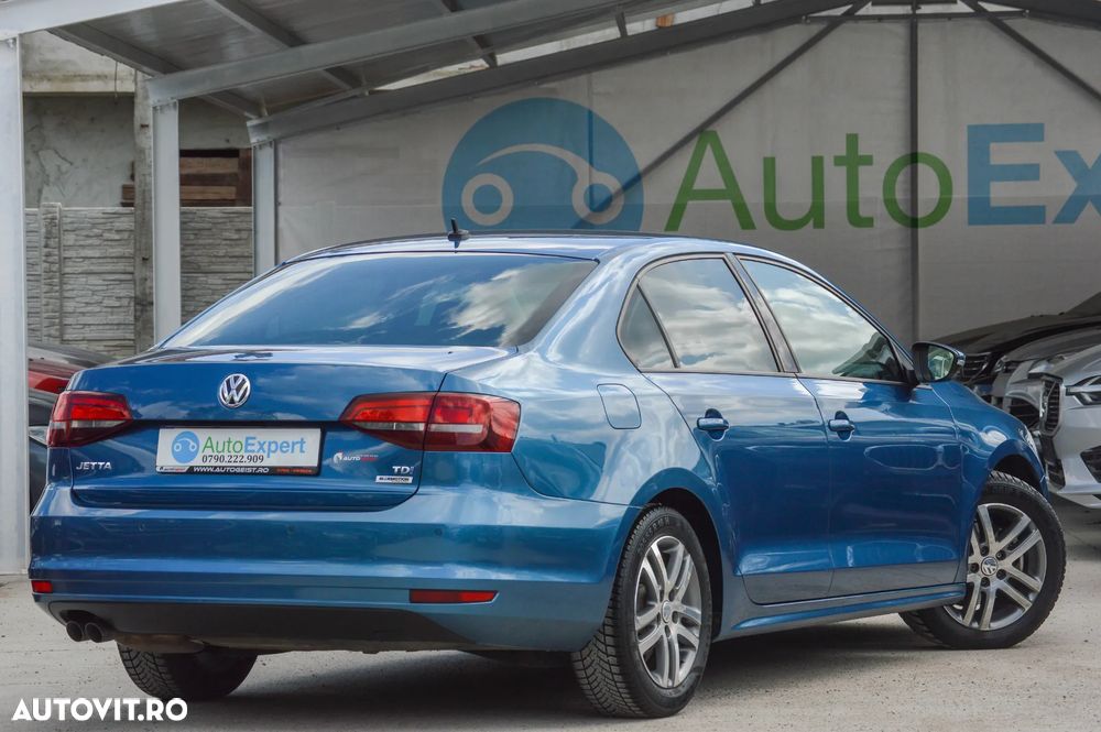 Volkswagen Jetta 2.0 TDI Comfortline - 23